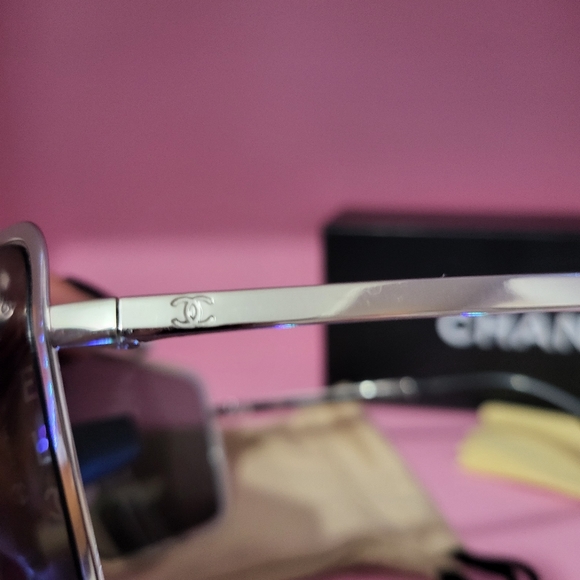 NEWLY LISTED!!!! ULTRA RARE CHANEL SHEILD RUNWAY SUNGLASSES - Picture 6 of 9